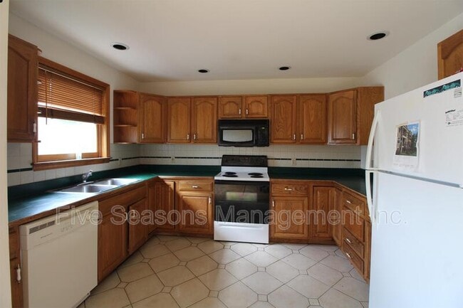 Building Photo - 62-68 Orchard Terrace - 68