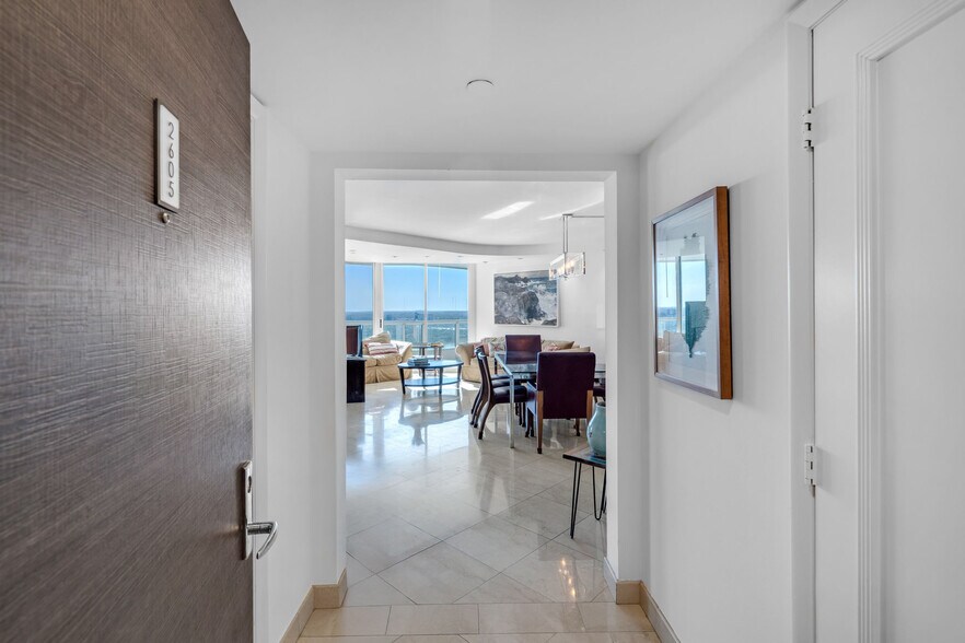 Building Photo - 21205 Yacht Club Dr