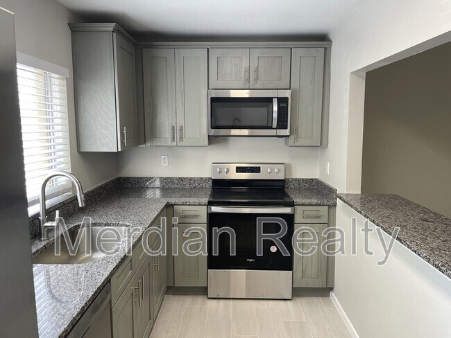 Building Photo - 602 Orange Dr