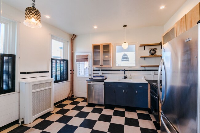 Building Photo - Charming Olde Richmond Home