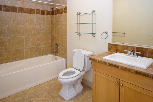 Building Photo - 1254 E Winding Creek Dr