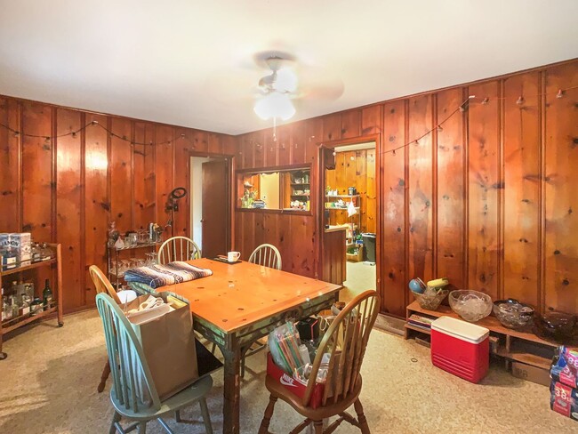 Building Photo - 3004 4th Ct E