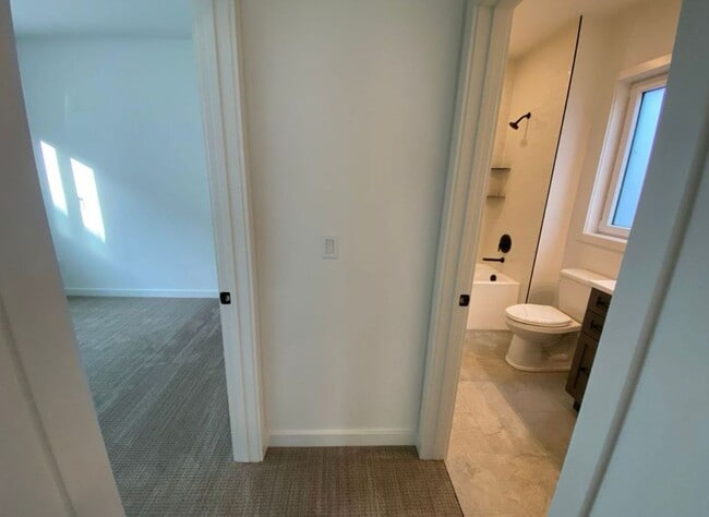 Building Photo - Single Family HOME with 3 Bedrooms 2 1/2 B...