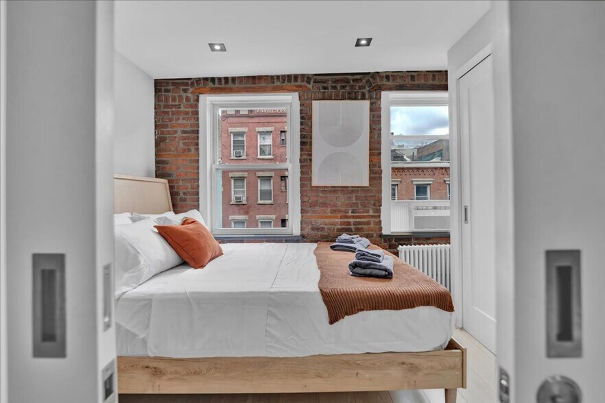 Building Photo - 120 Mulberry St