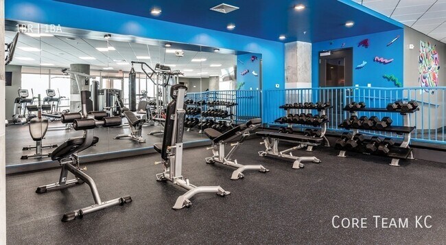 Building Photo - 227 E 27th St