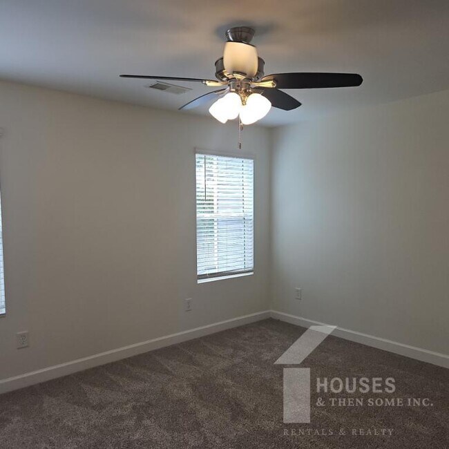 Building Photo - 614 Reese Ln