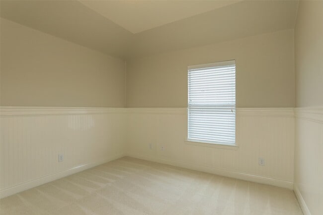 Building Photo - 9603 Red Rugosa Dr