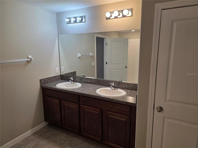 Building Photo - 1740 Broad Winged Hawk Dr