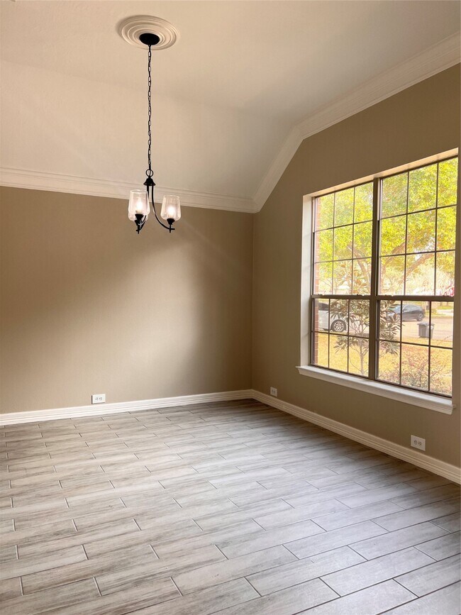 Building Photo - 21110 Dover Park Ln