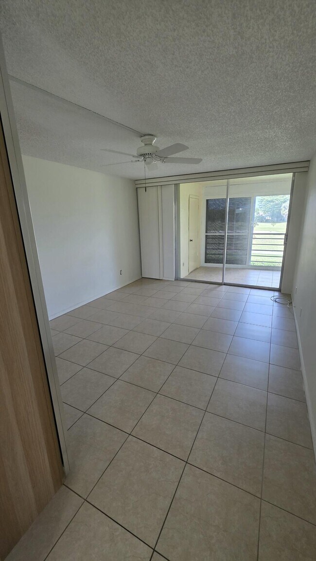 Building Photo - 23305 Barwood Ln N