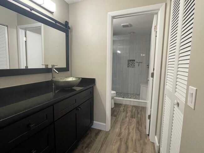 Building Photo - 4533 Morningside
