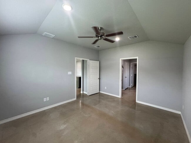 Building Photo - 1459 Dryden Ave