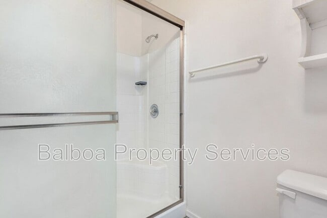 Building Photo - 220 N 22nd Pl