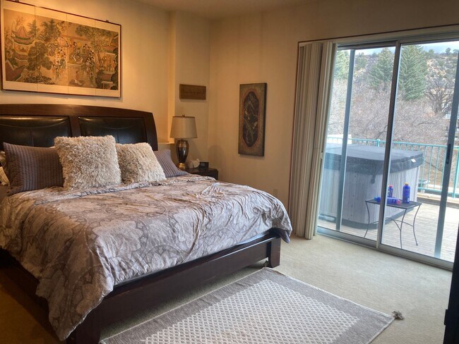 Building Photo - 1201 Main Ave