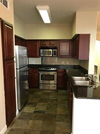 Building Photo - 7575 Kirby Dr