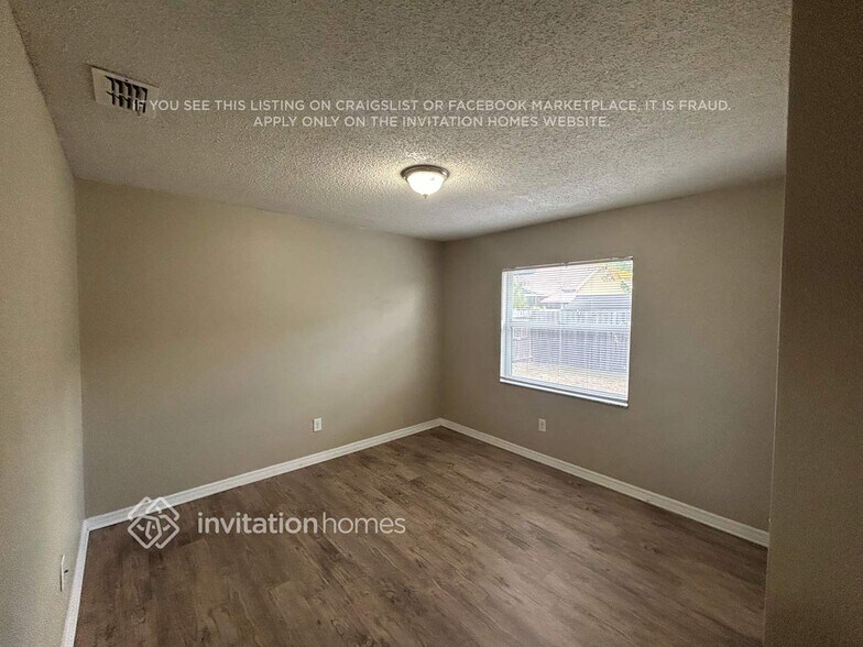 Building Photo - 2825 Mnr Hl Dr