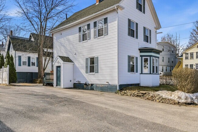 Building Photo - 72 Union St