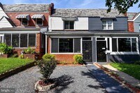 Building Photo - 204 34th St NE