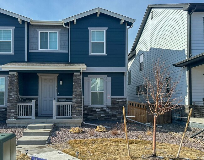 Building Photo - Painted Prairie 3bd 2.5ba paired house by DIA!