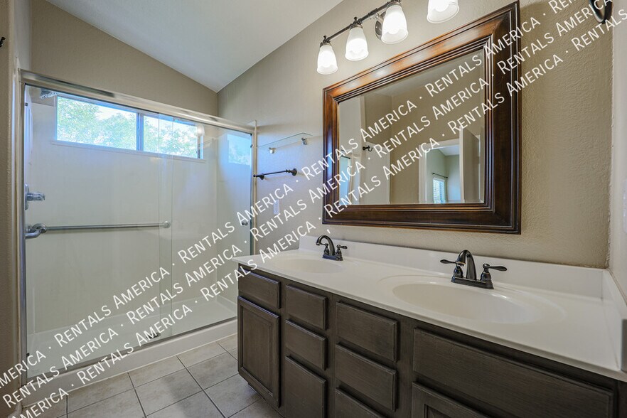 Building Photo - 2187 E Arabian Dr