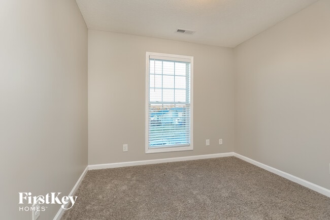 Building Photo - 488 Cedar Valley Dr