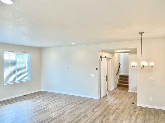 Building Photo - 5829 Spring Breeze Dr
