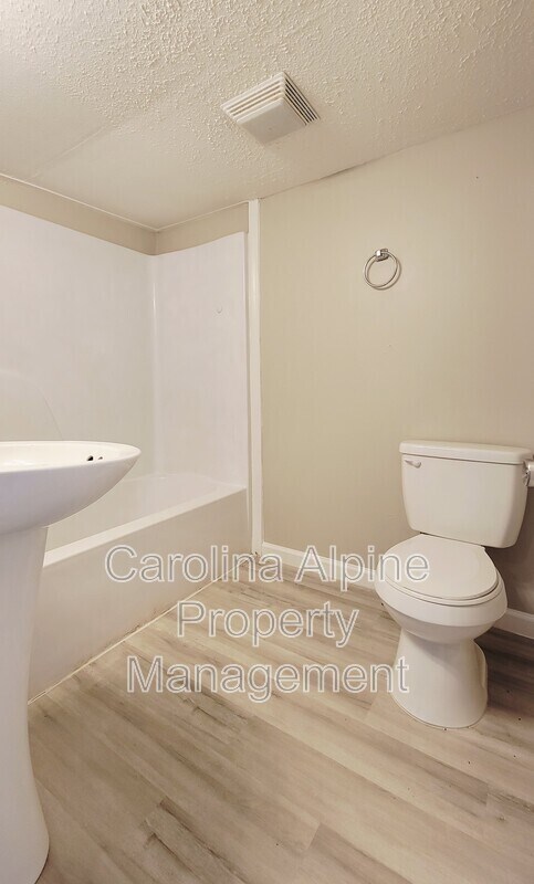 Building Photo - 612 Osceola St