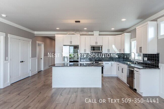 Building Photo - 1331 NE Nanto-A