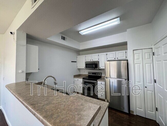 Building Photo - 12820 Ironstone Way