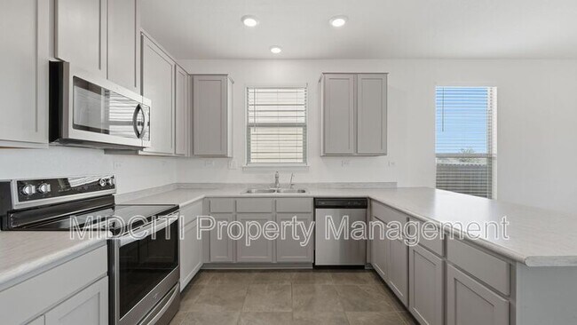 Building Photo - 10419 Salitrillo Bnd