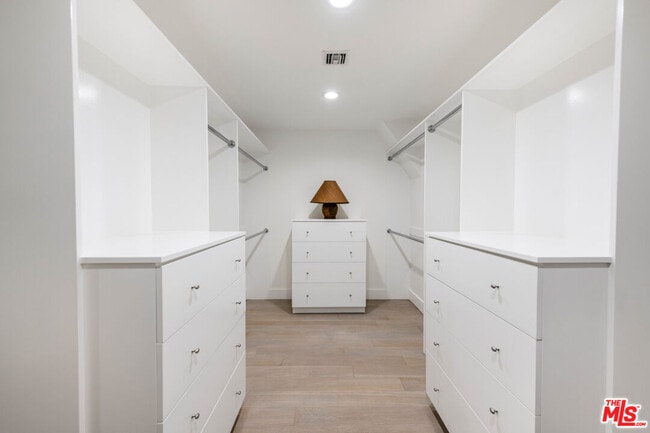 Building Photo - 7089 Birdview Ave