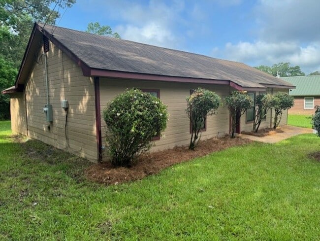 Building Photo - Nice 4 Bedroom Home in Byram!
