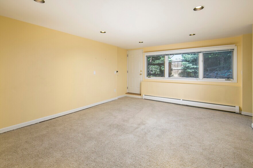 Building Photo - 9201 W Louisiana Ave