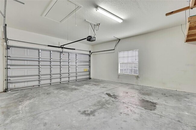 Building Photo - 12052 Jade Ave