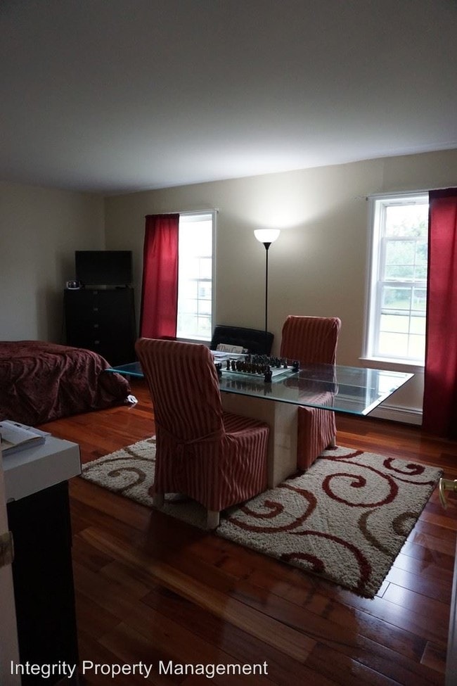 Building Photo - 4 br, 2.5 bath House - 10 Loosestrife Dr.