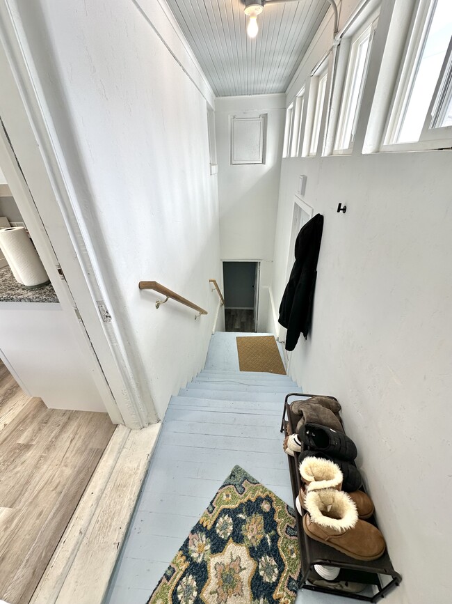 Building Photo - 382 N 200 E