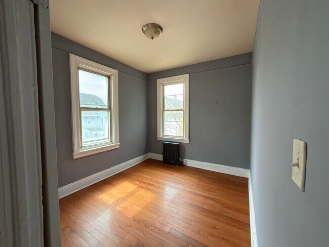 Building Photo - 225 Lembeck Ave