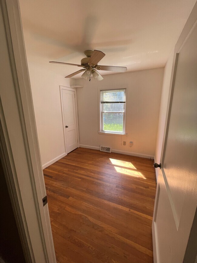 Building Photo - 9 Winston Ave