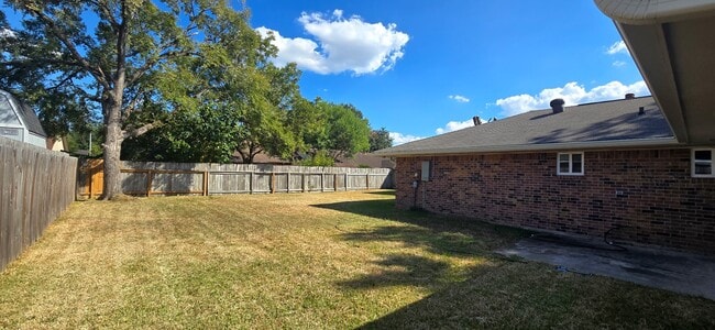 Building Photo - 4315 Navajo St