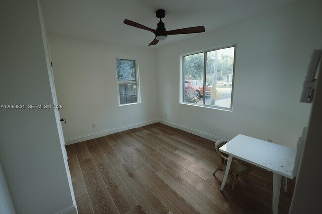 Building Photo - 801 NE 144th St