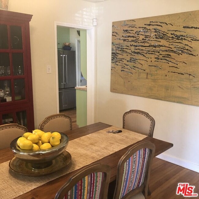 Building Photo - 1122 S Hayworth Ave