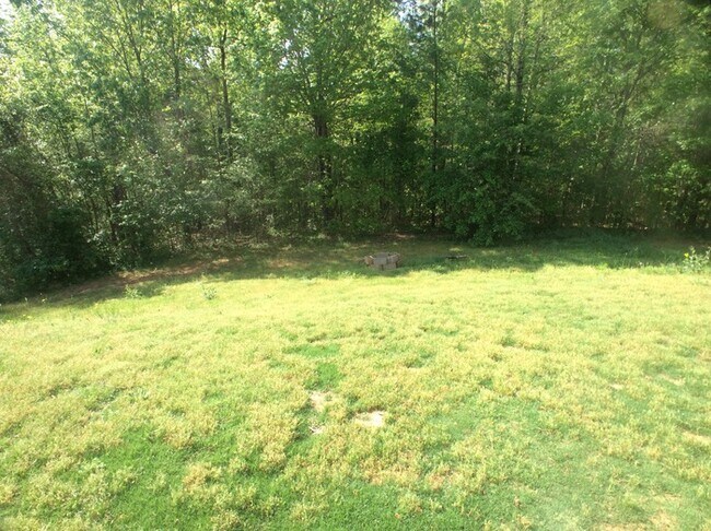 Building Photo - Very Nice 3 Bedroom Home located in Jackson!