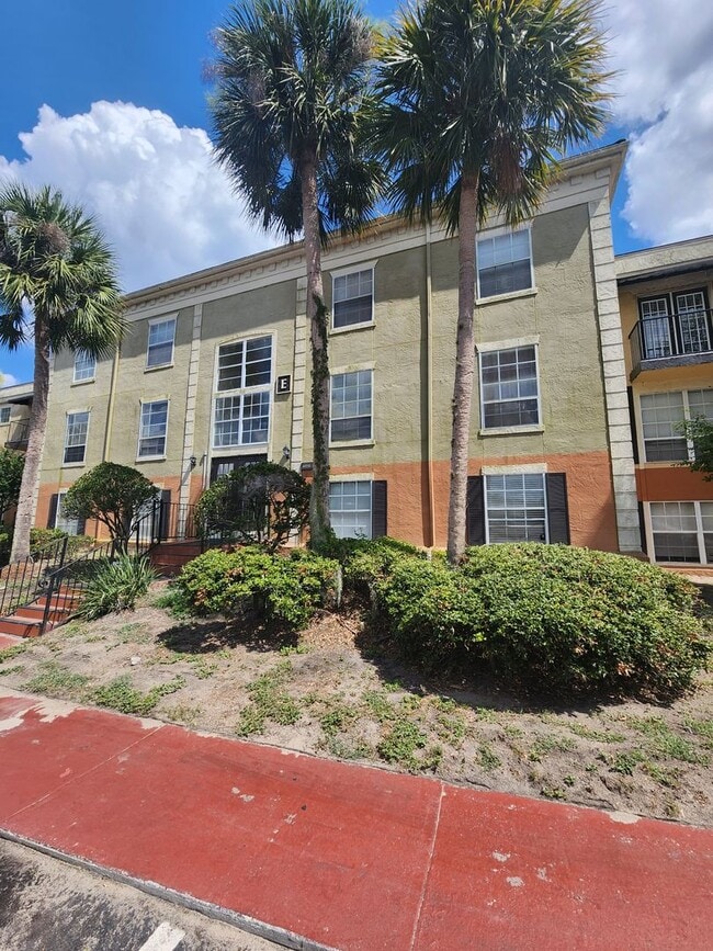 Building Photo - : 2 Bedroom 2 Bath Condo