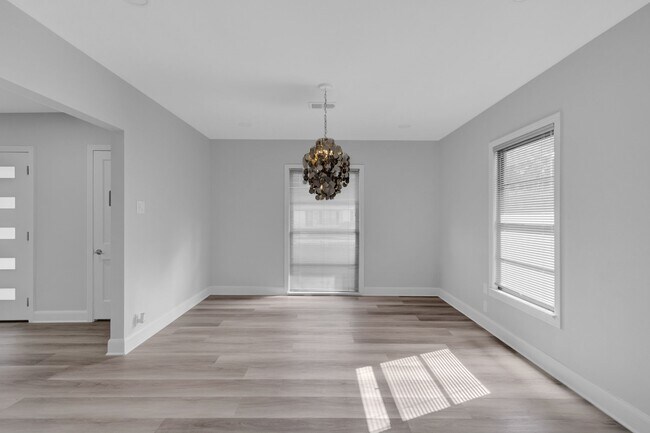 Building Photo - 3327 Wentworth St