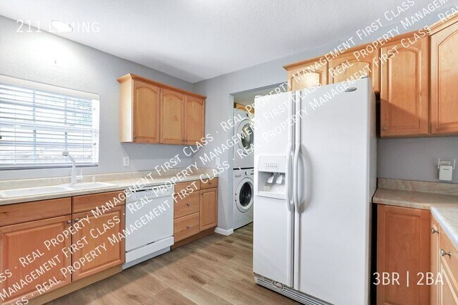 Building Photo - 211 Leming-