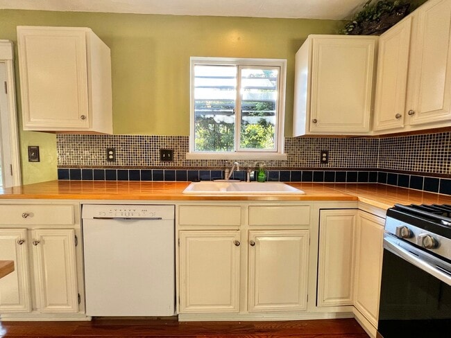 Building Photo - Charming 4 bed, 2 bath Home in North Fort ...