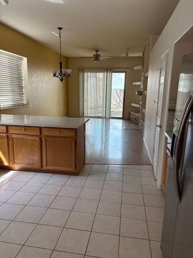 Building Photo - 1722 E Detroit St