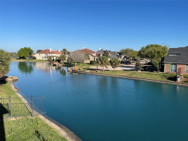 Building Photo - 14303 Tasmania Ct