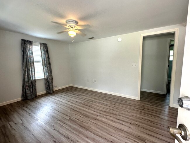 Building Photo - Beautiful Sunsets! Close to Historic District, Shopping & Beaches!