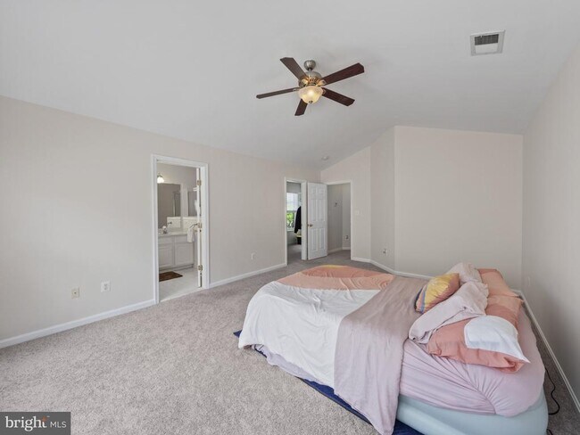 Building Photo - 43103 Lake Ridge Pl